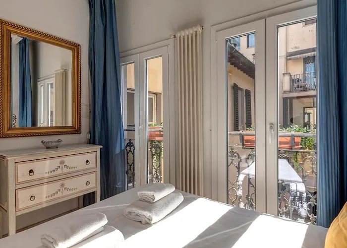 Taddeo Apartement By Mamo Florence